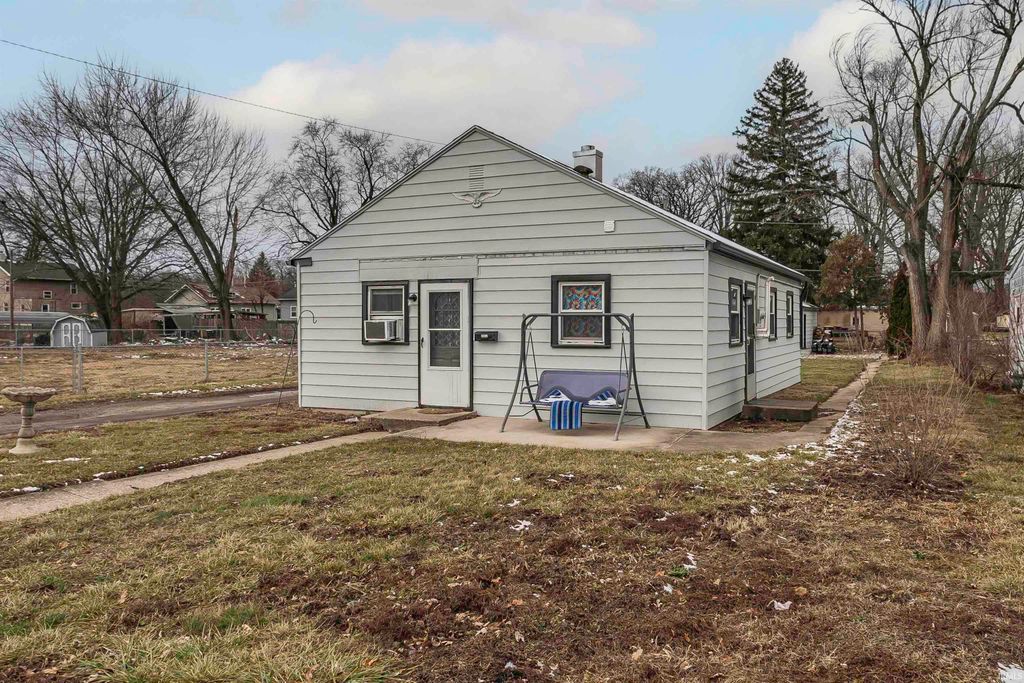 Photo of 2072 Phenie Street, Fort Wayne, IN 46802 (MLS # 202601631)