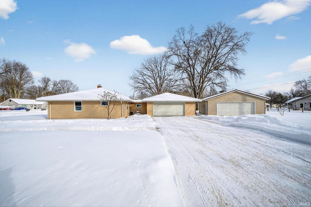 Photo of 1335 Cedar Street, Elkhart, IN 46514 (MLS # 202602724)