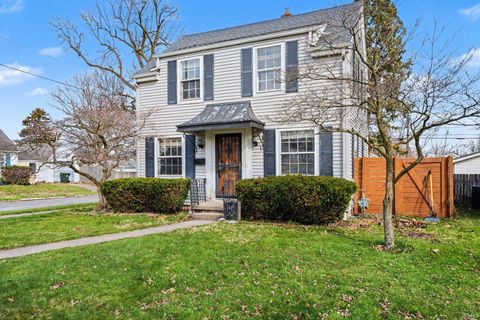 Tiny photo for 1901 E Donald Street, South Bend, IN 46613 (MLS # 202611140)