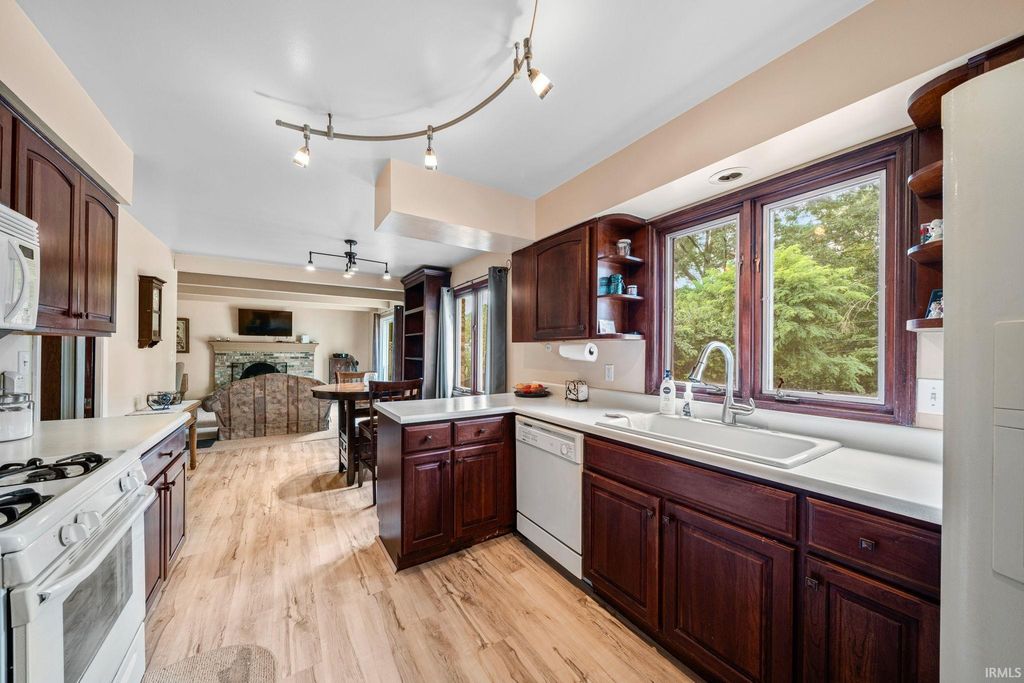 Photo of 15669 Hearthstone Drive, Mishawaka, IN 46545 (MLS # 202603519)