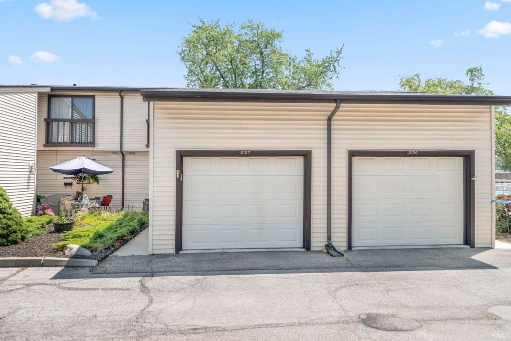 Photo of 2127 Bayside Court, Fort Wayne, IN 46804 (MLS # 202607026)