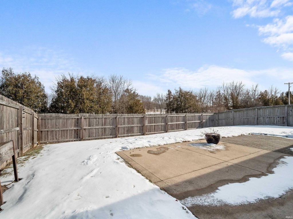 Photo of 12326 Hummingbird Cove, Fort Wayne, IN 46845 (MLS # 202602758)