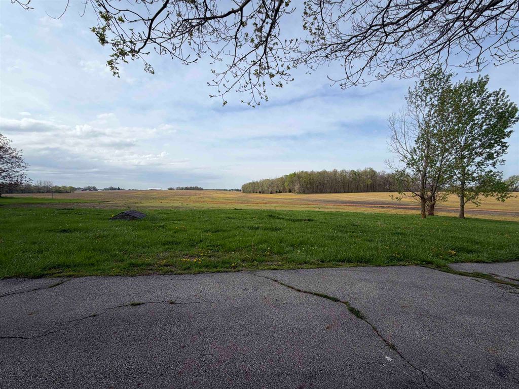 Photo of 3805 W 400 N Road, Columbia City, IN 46725 (MLS # 202615336)