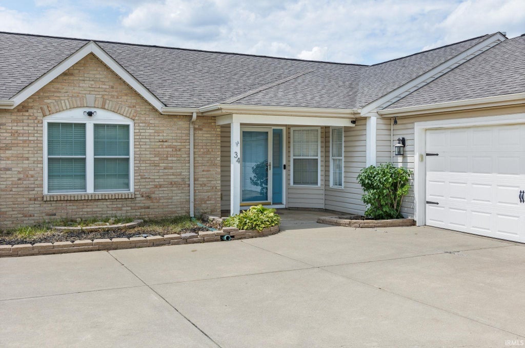 Photo of 34 Kingfisher Circle, Lafayette, IN 47909 (MLS # 202625487)
