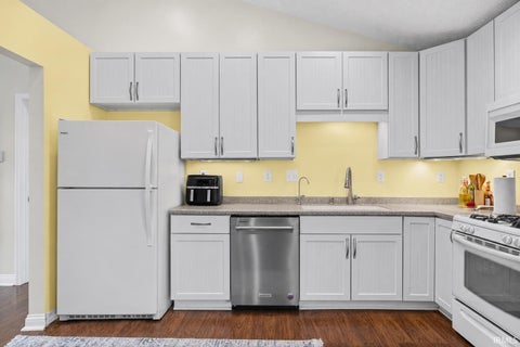 Tiny photo for 34 Kingfisher Circle, Lafayette, IN 47909 (MLS # 202625487)