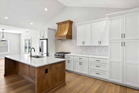 Tiny photo for 724 E Crestline Drive, Bloomington, IN 47401 (MLS # 202600198)