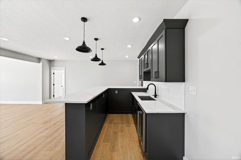 Tiny photo for 724 E Crestline Drive, Bloomington, IN 47401 (MLS # 202600198)