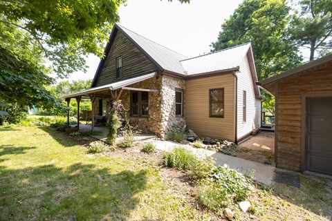 Tiny photo for 5984 E 325 S, Peru, IN 46970 (MLS # 202508544)