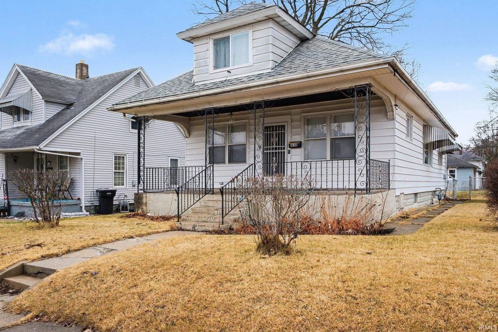 Photo of 1638 S Scott Street, South Bend, IN 46613 (MLS # 202607206)