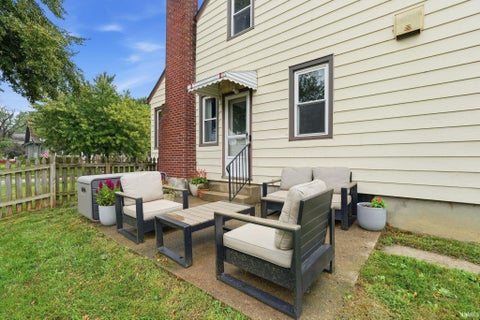 Tiny photo for 1102 Pemberton Drive, Fort Wayne, IN 46805 (MLS # 202643812)