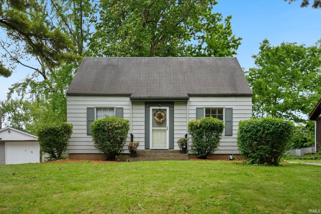 Photo of 709 Mildred Avenue, Fort Wayne, IN 46808 (MLS # 202626646)