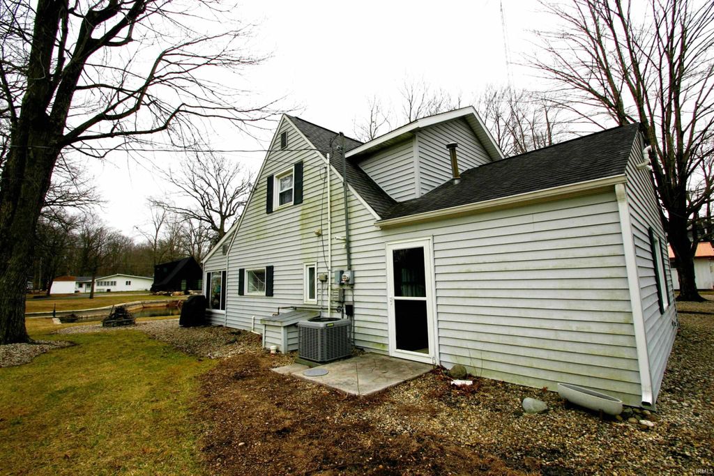 Photo of 96 Ems T48a Lane, Syracuse, IN 46567 (MLS # 202607842)