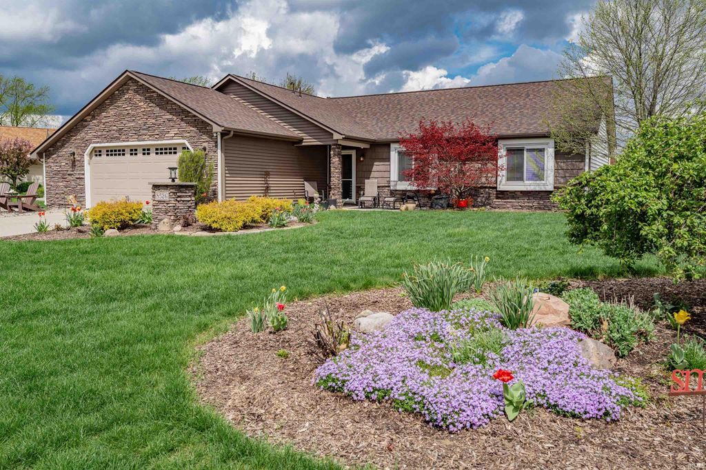 Photo of 8526 Stand Ridge Run Run, Fort Wayne, IN 46825 (MLS # 202616319)