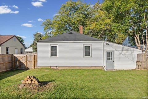 Tiny photo for 1401 S 24th Street, Lafayette, IN 47905 (MLS # 202641835)
