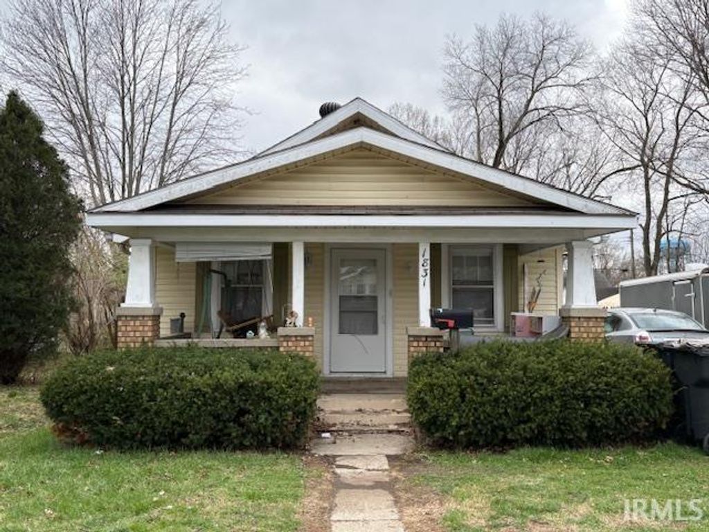 Photo of 1831 Poplar Street, Anderson, IN 46012 (MLS # 202610521)