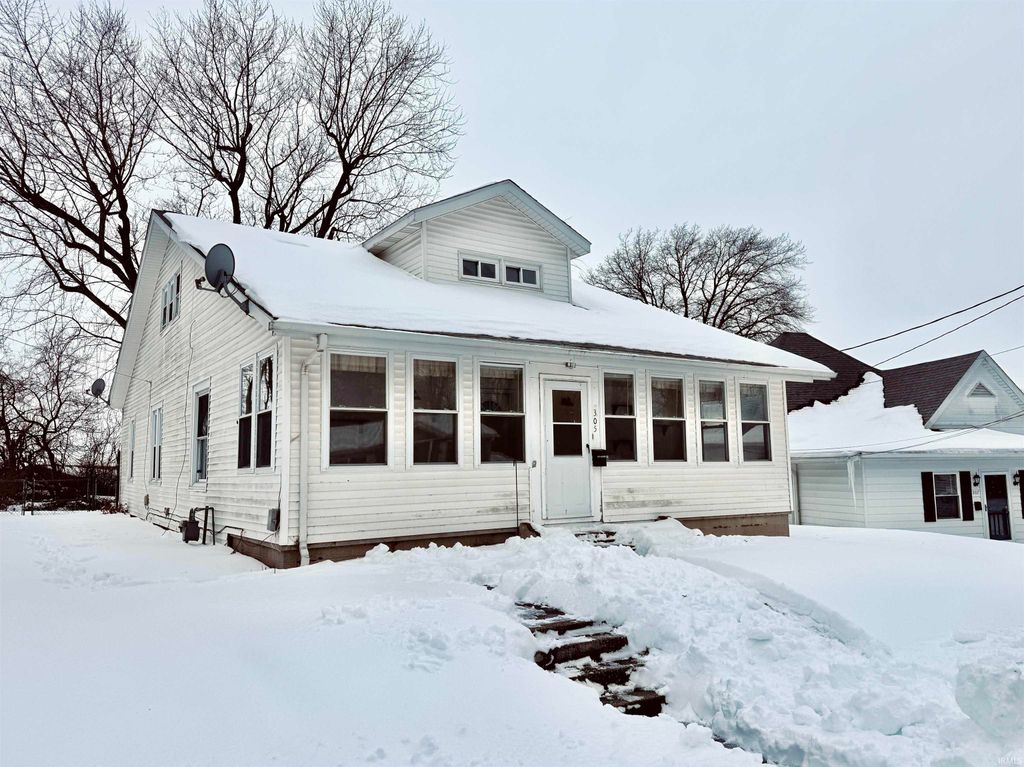 Photo of 305 Walker Street, Loogootee, IN 47553 (MLS # 202604087)