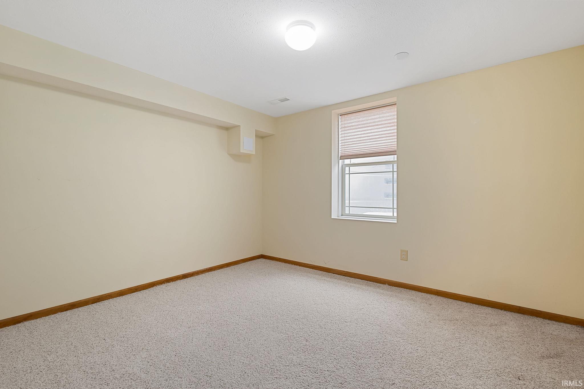 Bristol, Indiana 46507, United States, 3 Bedrooms Bedrooms, ,3 BathroomsBathrooms,Residential,Pending,4279