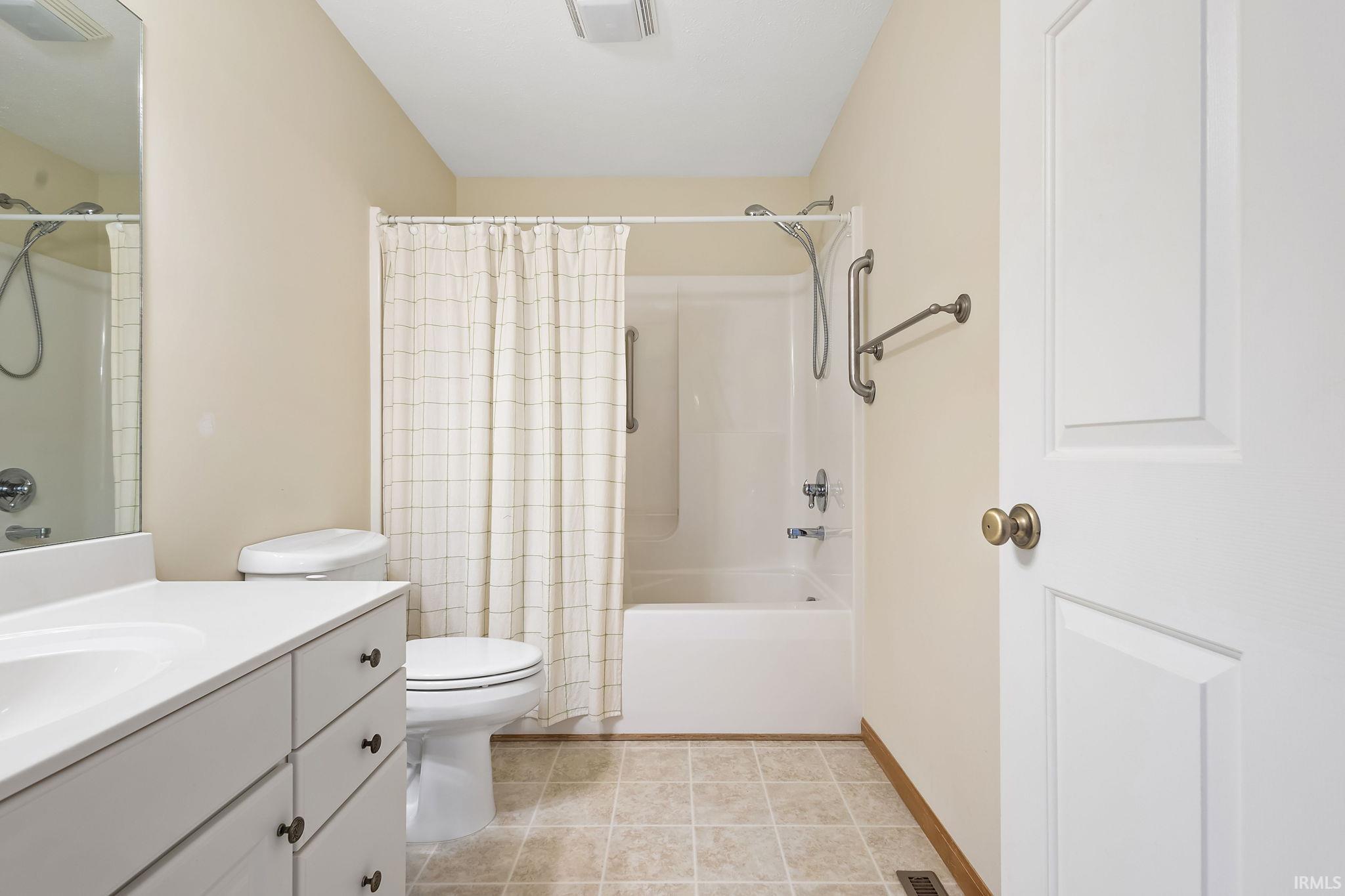 Bristol, Indiana 46507, United States, 3 Bedrooms Bedrooms, ,3 BathroomsBathrooms,Residential,Pending,4279