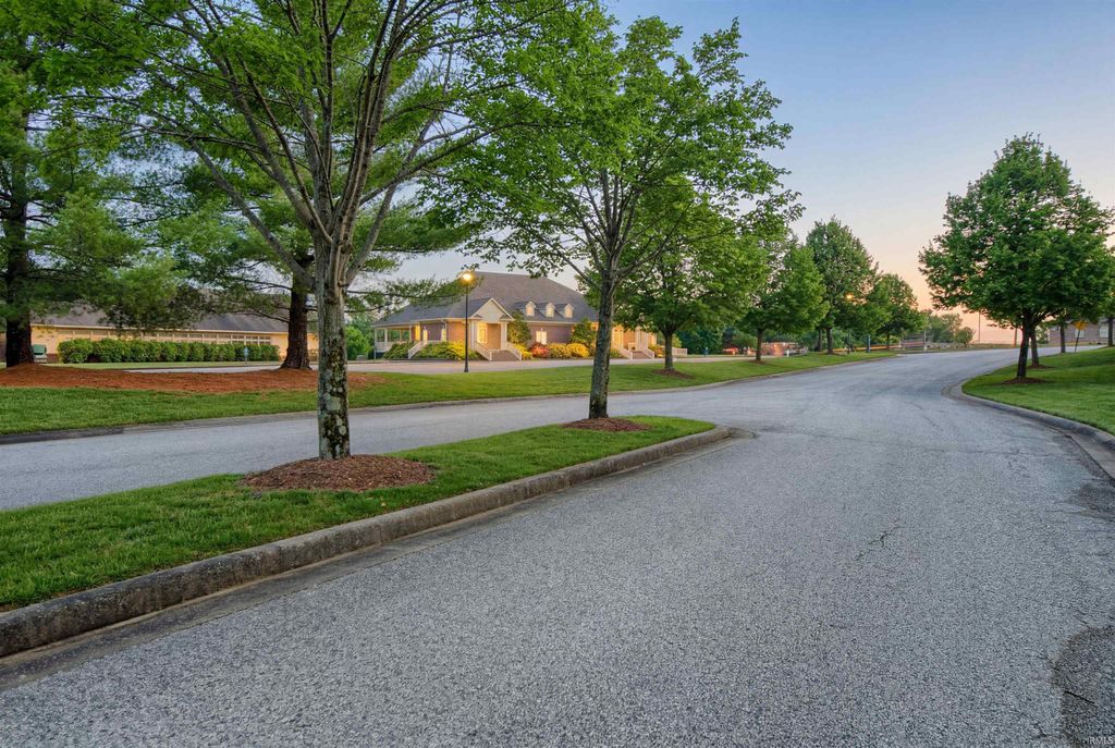 Photo of 360 Persimmon Circle, Boonville, IN 47601 (MLS # 202619729)