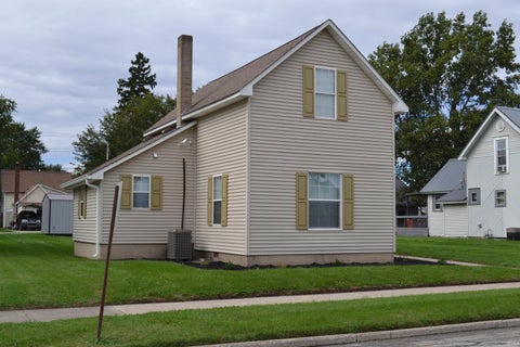 Tiny photo for 606 Maple Street, Monticello, IN 47960 (MLS # 202641043)
