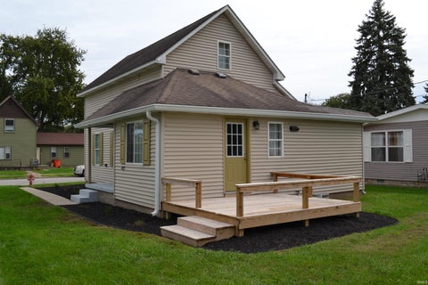 Tiny photo for 606 Maple Street, Monticello, IN 47960 (MLS # 202641043)