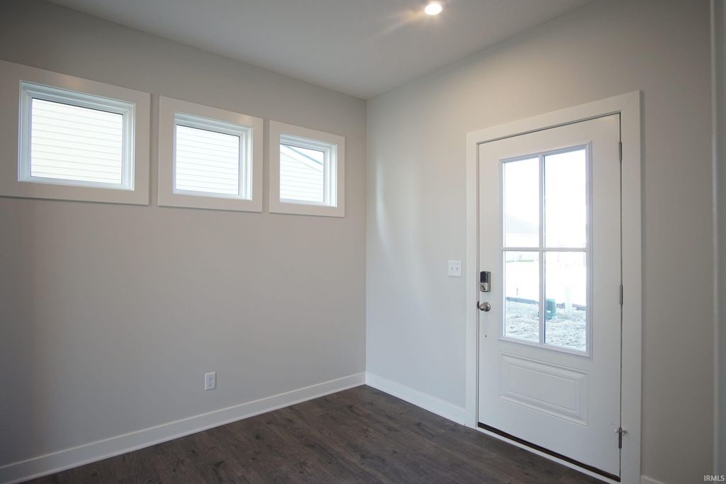 Photo of 4689 Chelmsford Drive, Newburgh, IN 47630 (MLS # 202609122)