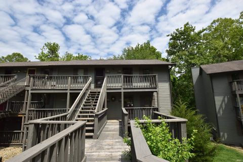 Photo of 9245 S Pointe Retreat Drive, Bloomington, IN 47401 (MLS # 202618689)