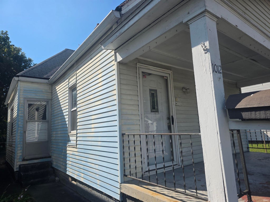 Photo of 1012 N Elliott Street, Evansville, IN 47711 (MLS # 202636775)