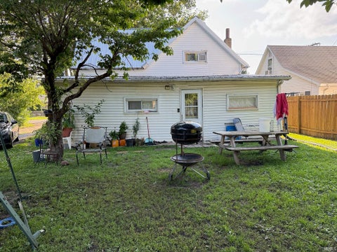 Tiny photo for 425 Dewey Street, Monticello, IN 47960 (MLS # 202631586)