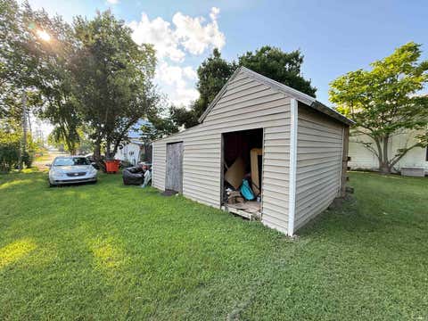 Tiny photo for 425 Dewey Street, Monticello, IN 47960 (MLS # 202631586)