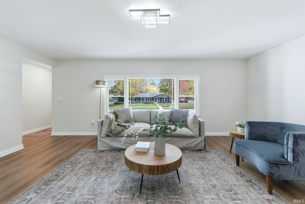 Photo of 3905 Fernbank Drive, Fort Wayne, IN 46815 (MLS # 202544429)