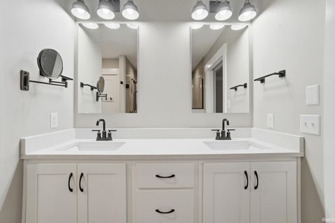 Tiny photo for 1094 Midnight Chase Grove, Fort Wayne, IN 46845 (MLS # 202537730)