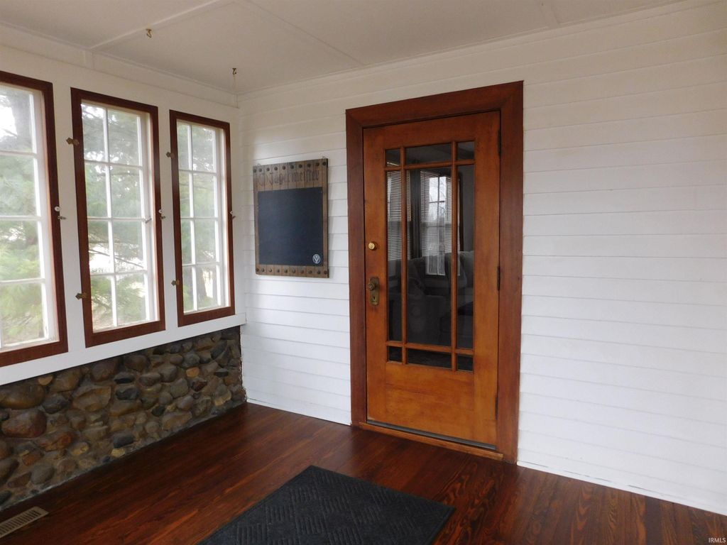 Photo of 3006 W Jackson Street, Muncie, IN 47304 (MLS # 202606596)