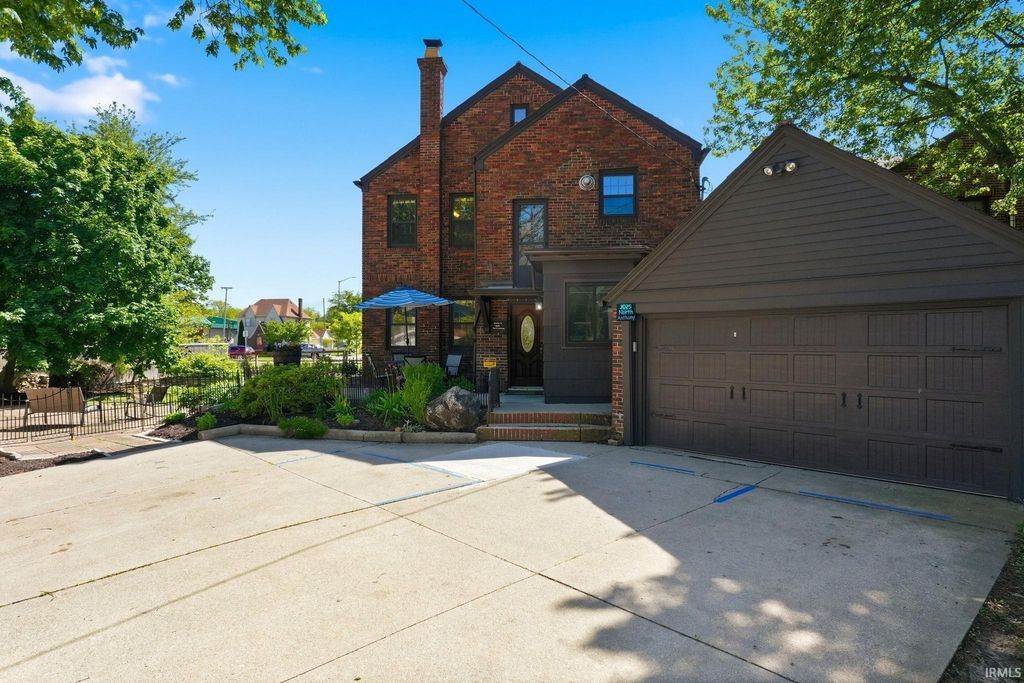Photo of 3025 N Anthony Boulevard, Fort Wayne, IN 46805 (MLS # 202620083)