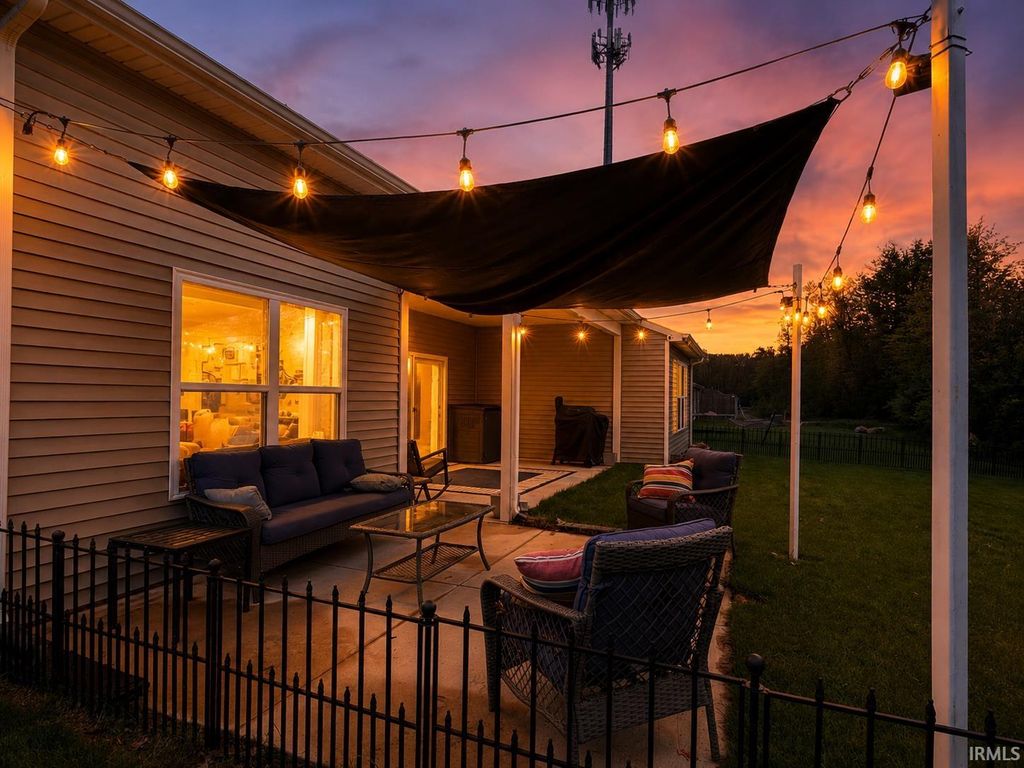 Photo of 7633 Accio Cove, Fort Wayne, IN 46835 (MLS # 202617852)