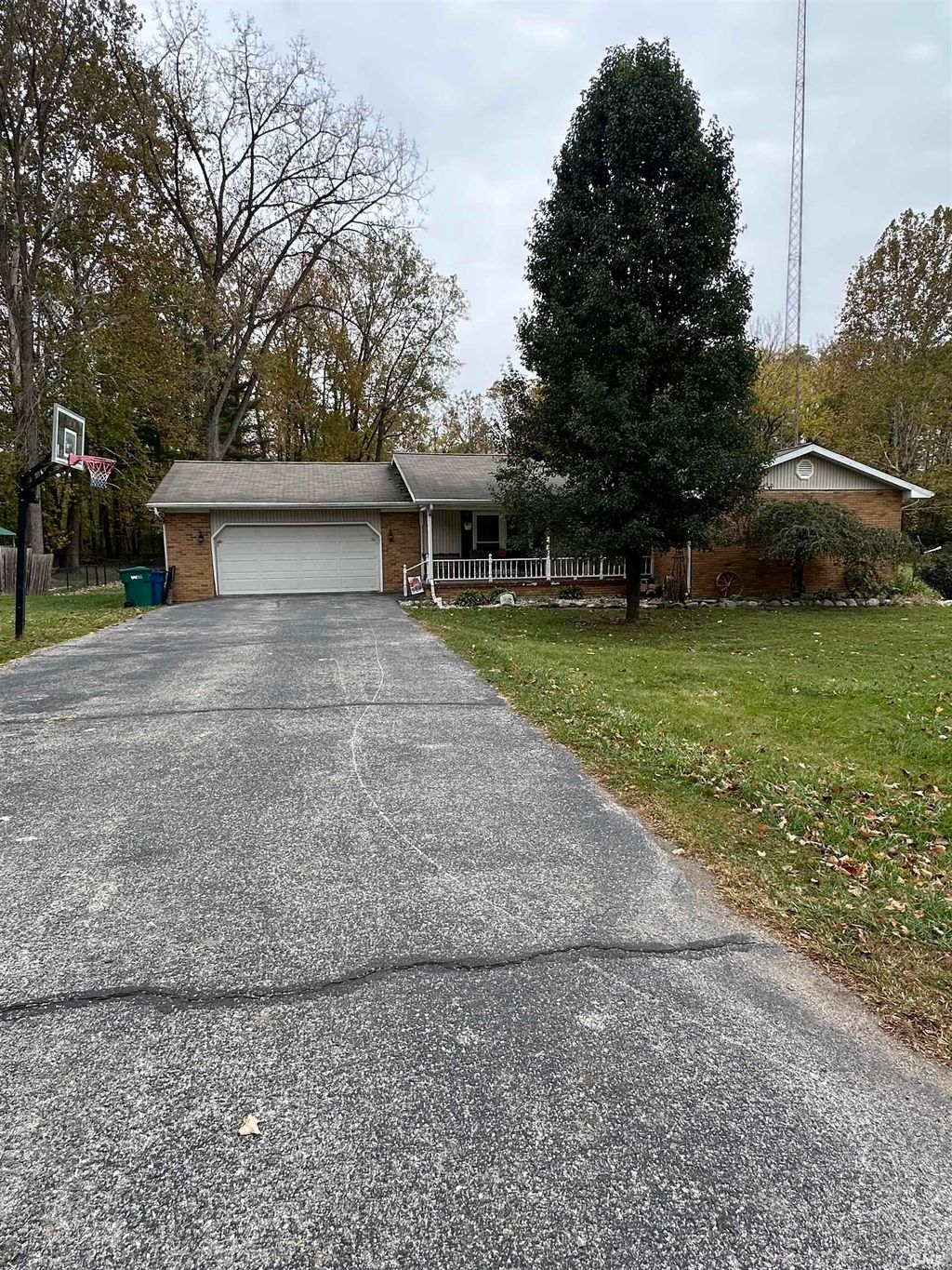 Photo of 1863 S Lakeview Estate, Wabash, IN 46992 (MLS # 202543441)