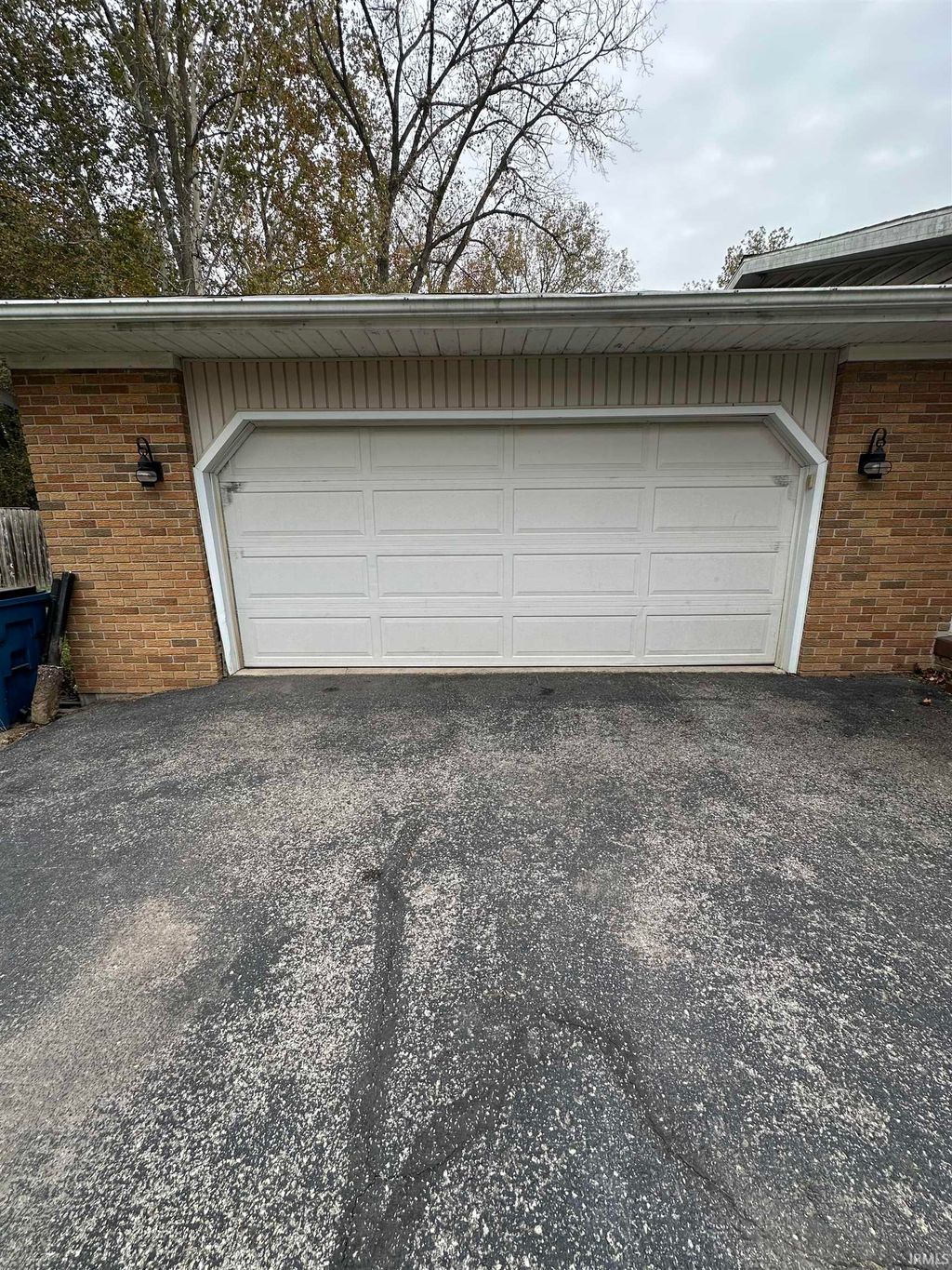 Photo of 1863 S Lakeview Estate, Wabash, IN 46992 (MLS # 202543441)