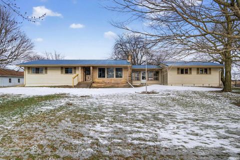 Tiny photo for 8508 N 525 W, Royal Center, IN 46978 (MLS # 202608941)