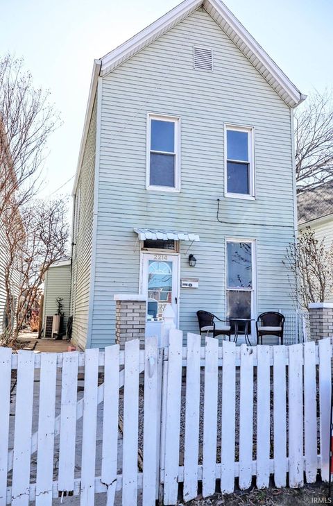 Photo of 2214 W Illinois Street, Evansville, IN 47712 (MLS # 202549184)