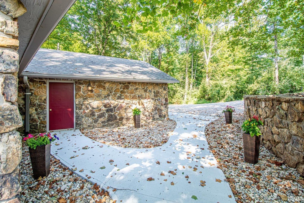Photo of 4140 S Judee Drive, Bloomington, IN 47401 (MLS # 202636495)