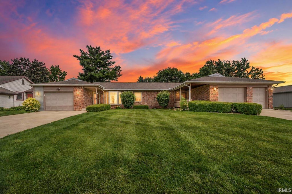 Photo of 823 825 Woodmere Drive, Lafayette, IN 47905 (MLS # 202622351)