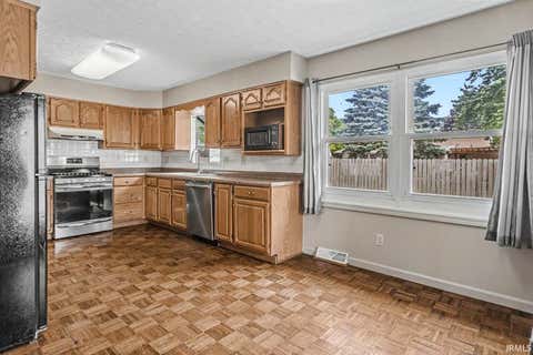Tiny photo for 823 825 Woodmere Drive, Lafayette, IN 47905 (MLS # 202622351)