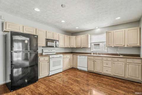 Tiny photo for 823 825 Woodmere Drive, Lafayette, IN 47905 (MLS # 202622351)