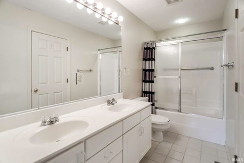 Tiny photo for 823 825 Woodmere Drive, Lafayette, IN 47905 (MLS # 202622351)