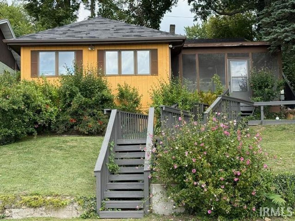 Photo of 26077 Kenwood Drive, South Bend, IN 46628 (MLS # 202549332)