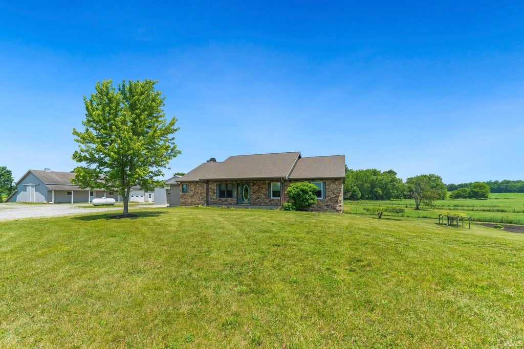 Photo of 2150 N Us Highway 33, Kimmell, IN 46760 (MLS # 202618787)