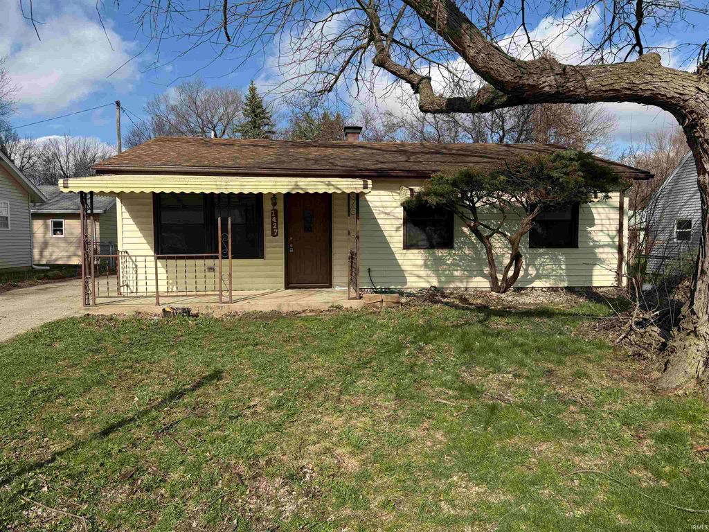 Photo of 1427 Baywood Drive, New Haven, IN 46774 (MLS # 202610445)