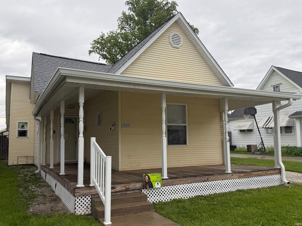 Photo of 309 E South D Street, Gas City, IN 46933 (MLS # 202617461)
