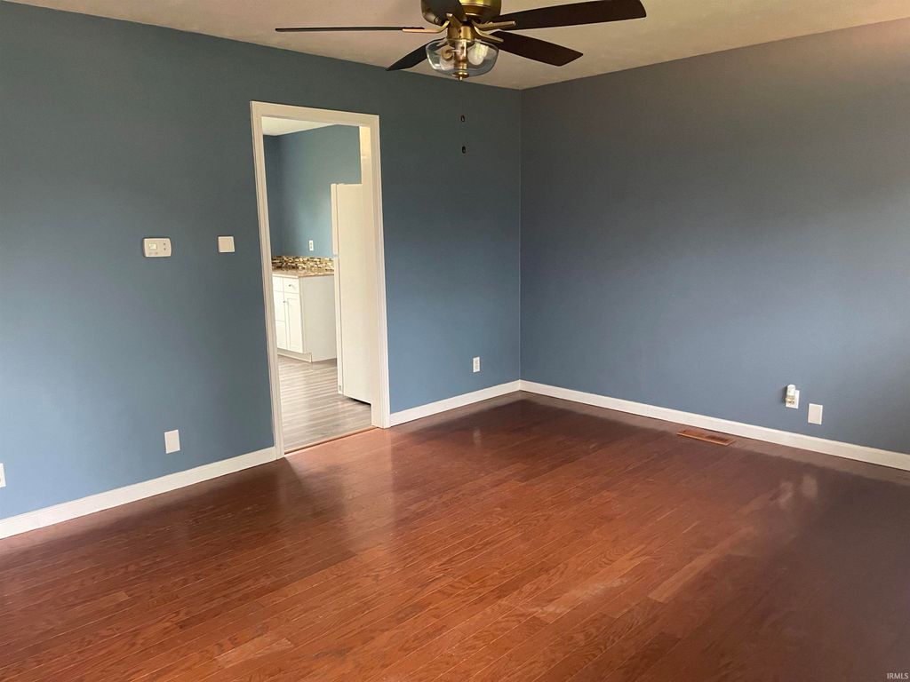 Photo of 1828 Sue Avenue, Warsaw, IN 46580 (MLS # 202615736)