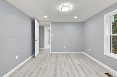 Tiny photo for 103 E Richmond Street, Kokomo, IN 46901 (MLS # 202642866)